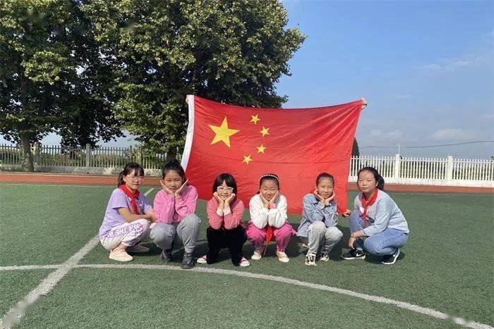 逃离废弃的建筑